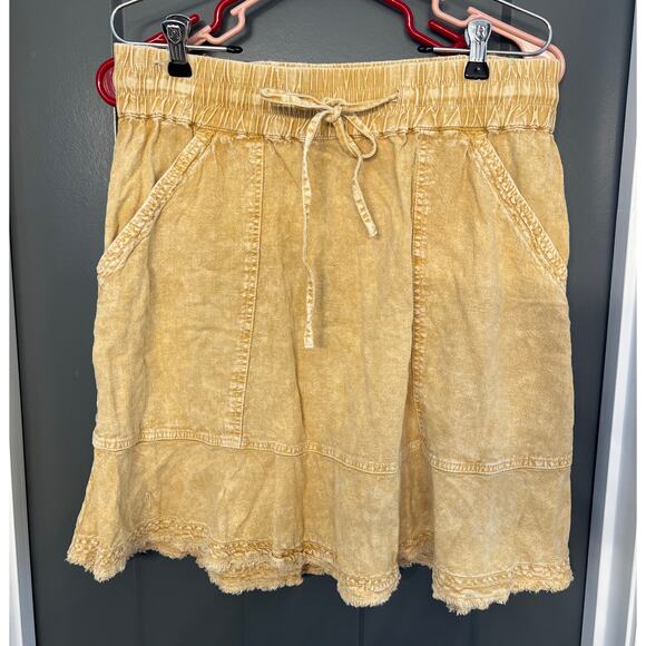Pilcro knee length skirt. Women’s sz Large. patch pockets, draw string. Yellow. - Picture 1 of 8